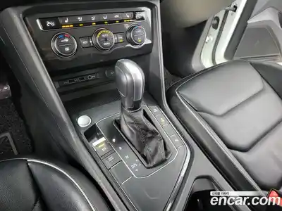 Volkswagen Tiguan 2020 2.0 Автомат в Москве № 169276, миниатюра 9