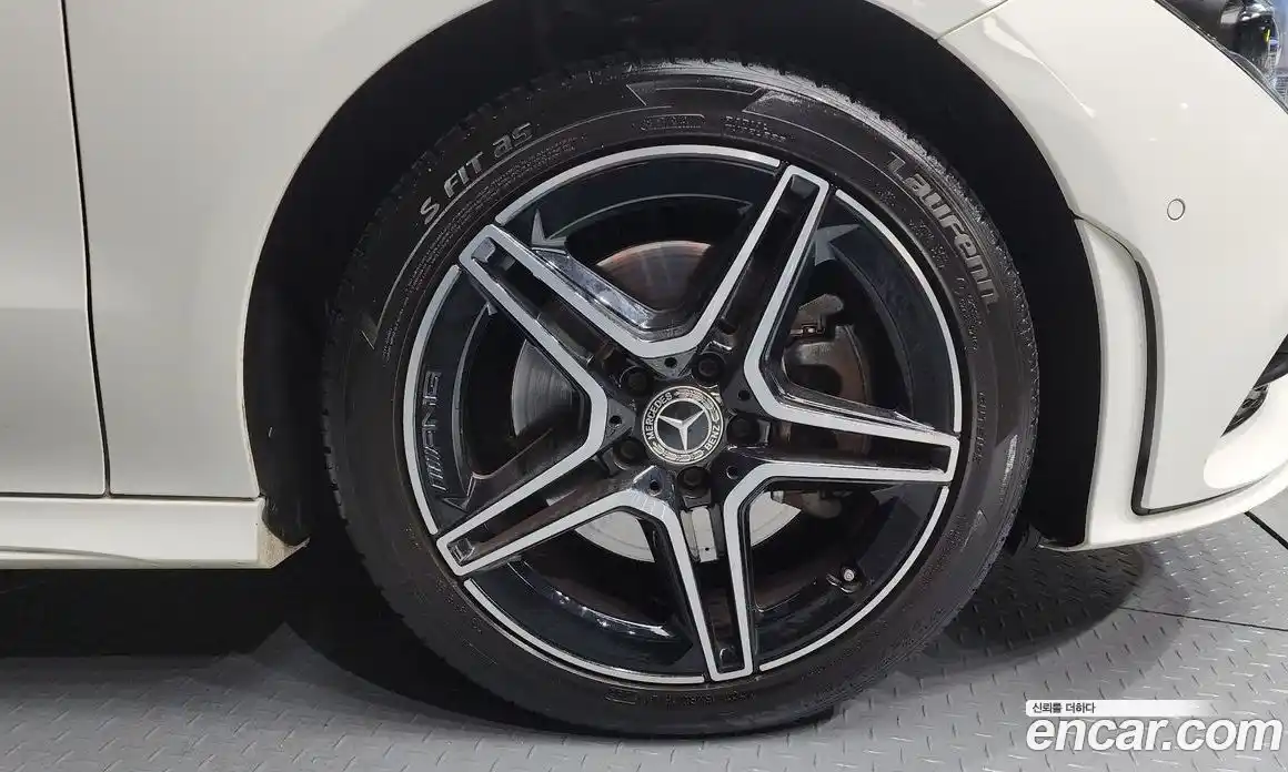 Mercedes-Benz CLA-Class 2023 2.0 Автомат в Москве № 174937, фото 9