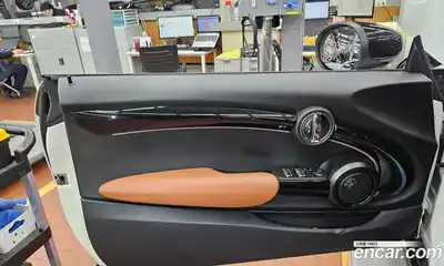 Mini Cooper Convertible 2024 2.0 Автомат в Москве № 182297, миниатюра 12