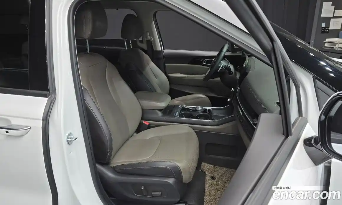 Kia Canival 2025 1.6 Автомат в Москве № 18661, фото 4