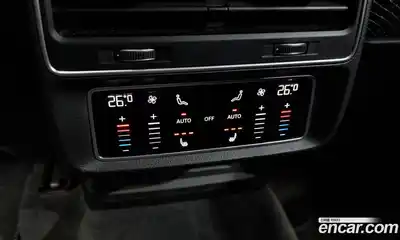 Audi Q8 2021 3.0 Автомат в Москве № 196286, миниатюра 2