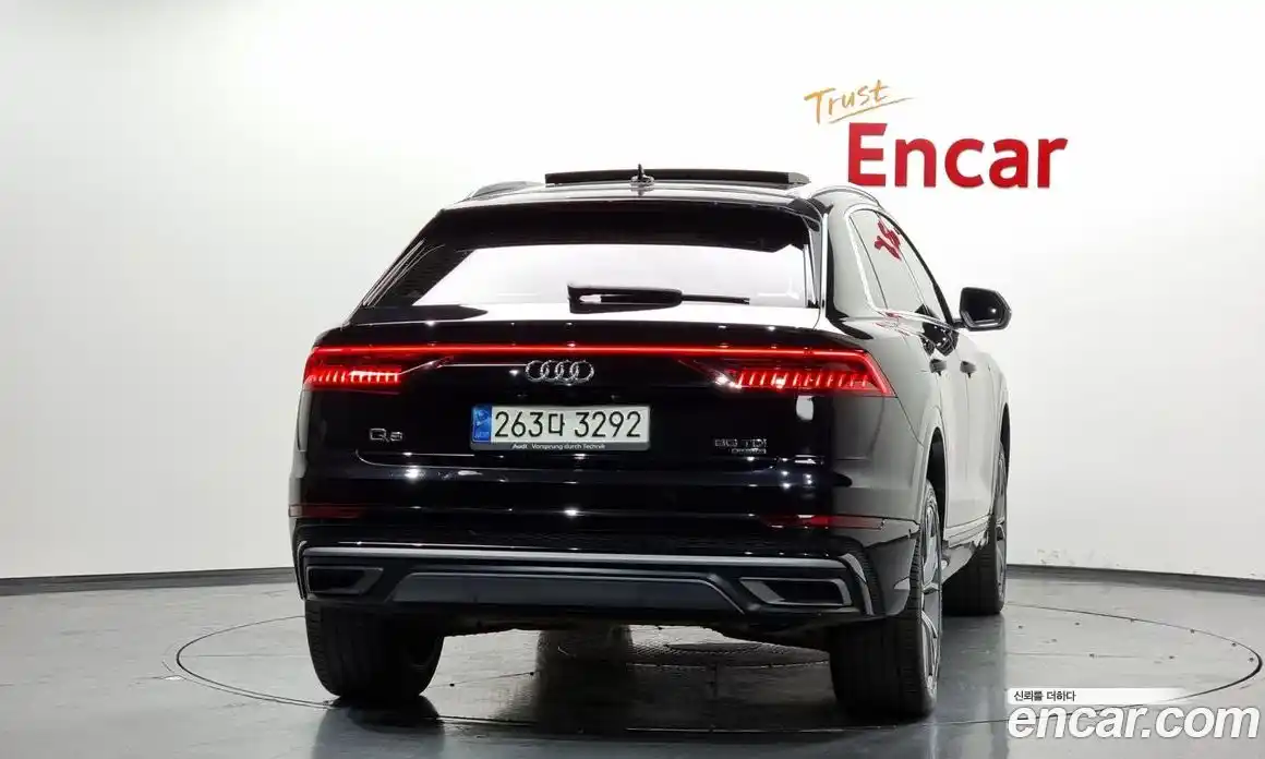 Audi Q8 2021 3.0 Автомат в Москве № 196286, фото 3