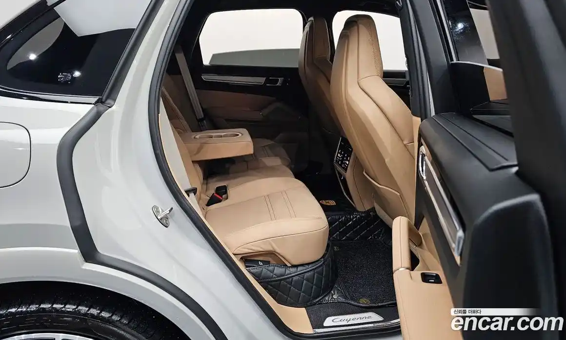 Porsche Cayenne 2023 3.0 Автомат в Москве № 197139, фото 3