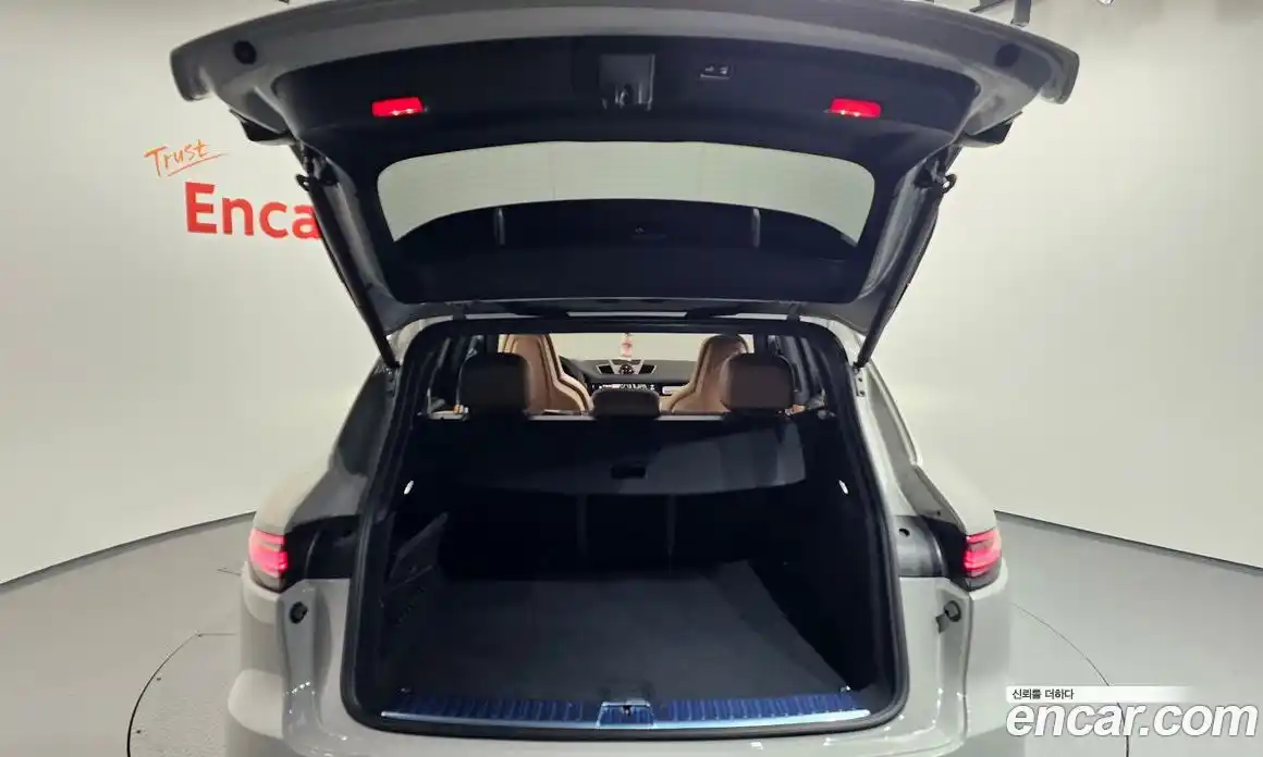 Porsche Cayenne 2023 3.0 Автомат в Москве № 197139, фото 8