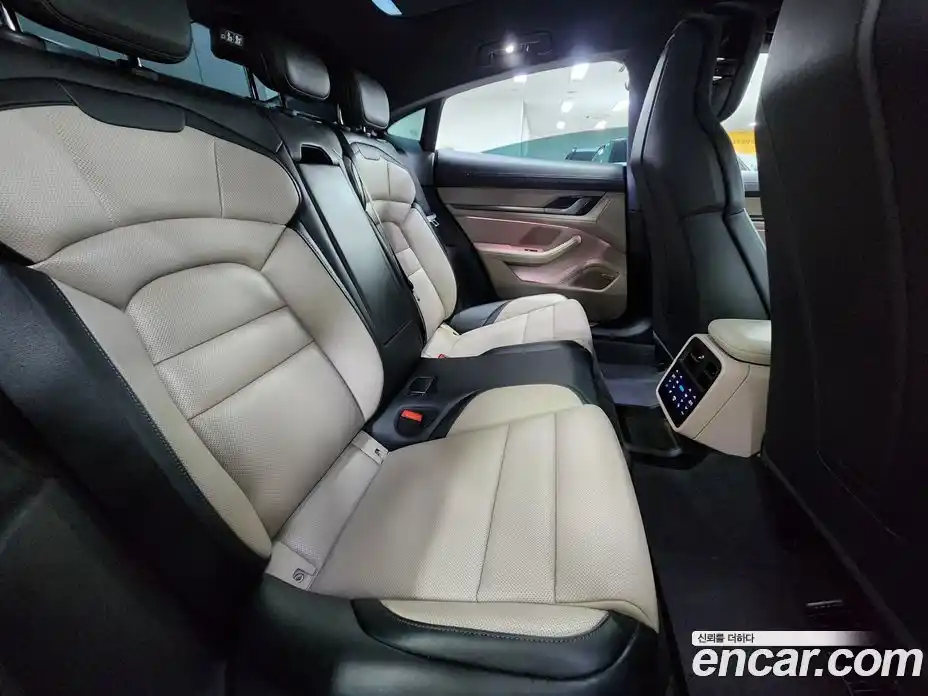 Porsche Taycan 2025 0.1 Автомат в Москве № 197908, фото 17