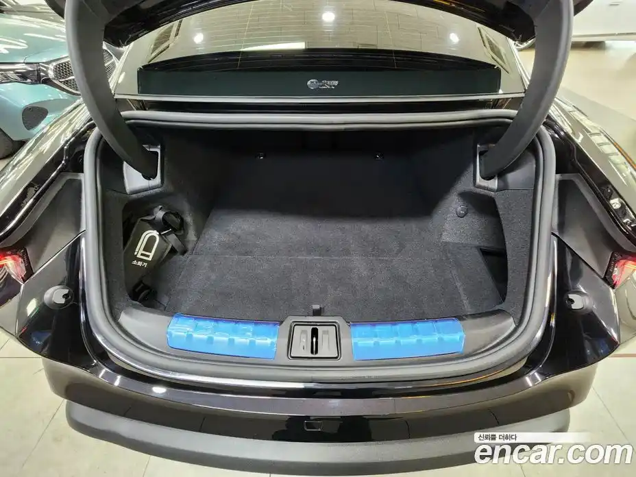 Porsche Taycan 2025 0.1 Автомат в Москве № 197908, фото 18