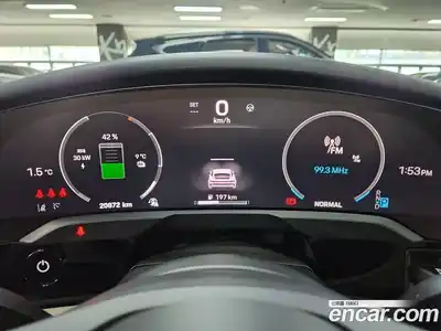 Porsche Taycan 2025 0.1 Автомат в Москве № 197908, миниатюра 4