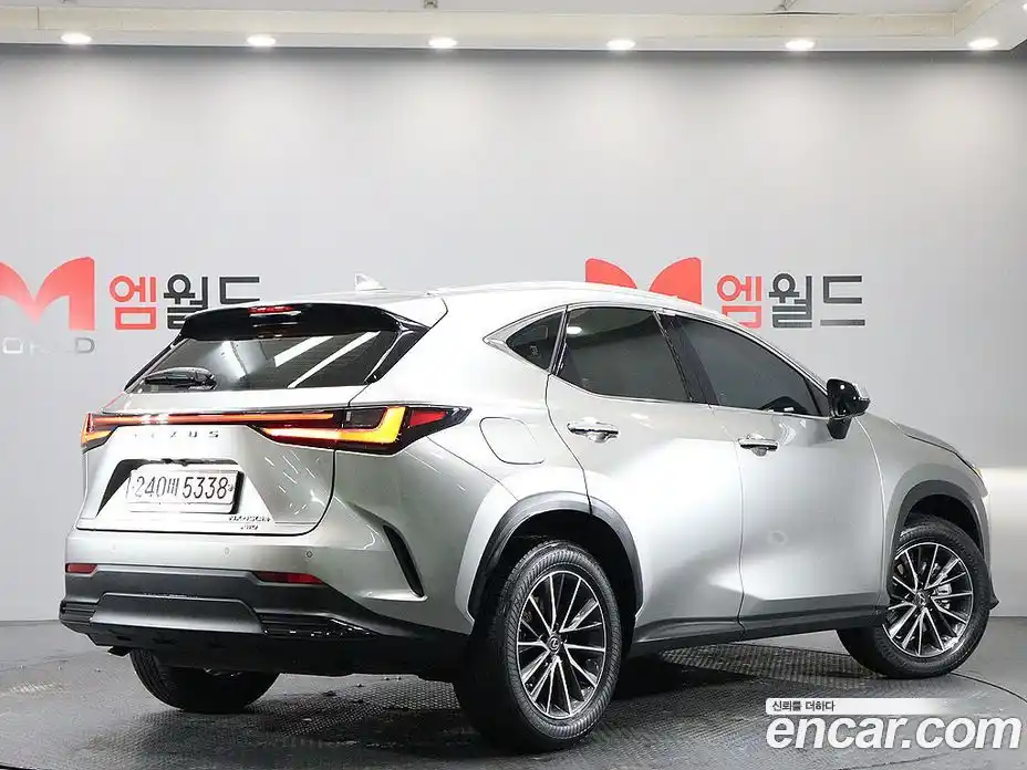 Lexus NX 2022 2.5 Автомат в Москве № 198769, фото 4