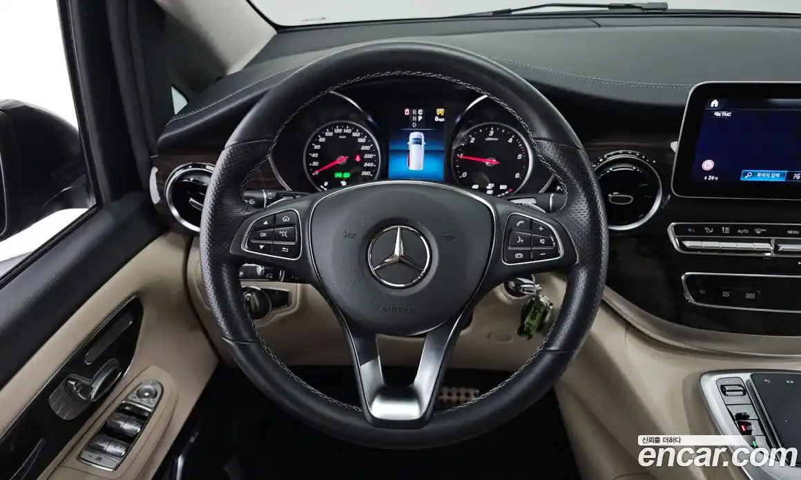 Mercedes-Benz V-Class 2024 1.9 Автомат в Москве № 204422, фото 13