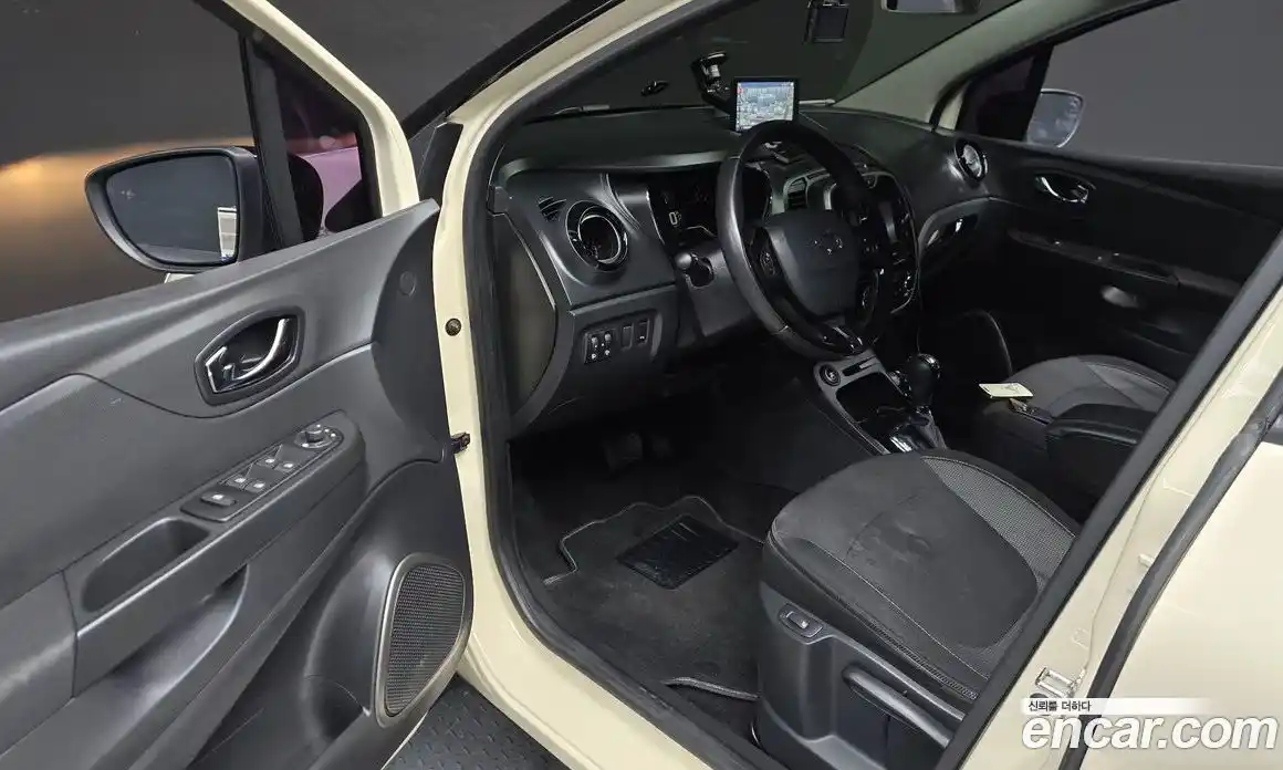 Renault QM3 2015 1.5 Автомат в Москве № 208915, фото 11