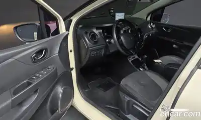 Renault QM3 2015 1.5 Автомат в Москве № 208915, миниатюра 11