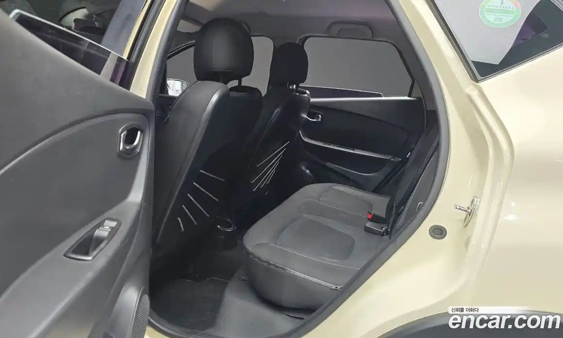 Renault QM3 2015 1.5 Автомат в Москве № 208915, фото 12