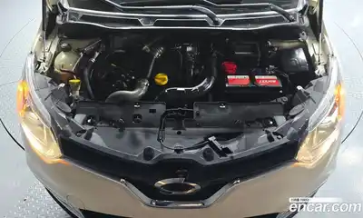 Renault QM3 2015 1.5 Автомат в Москве № 208915, миниатюра 6