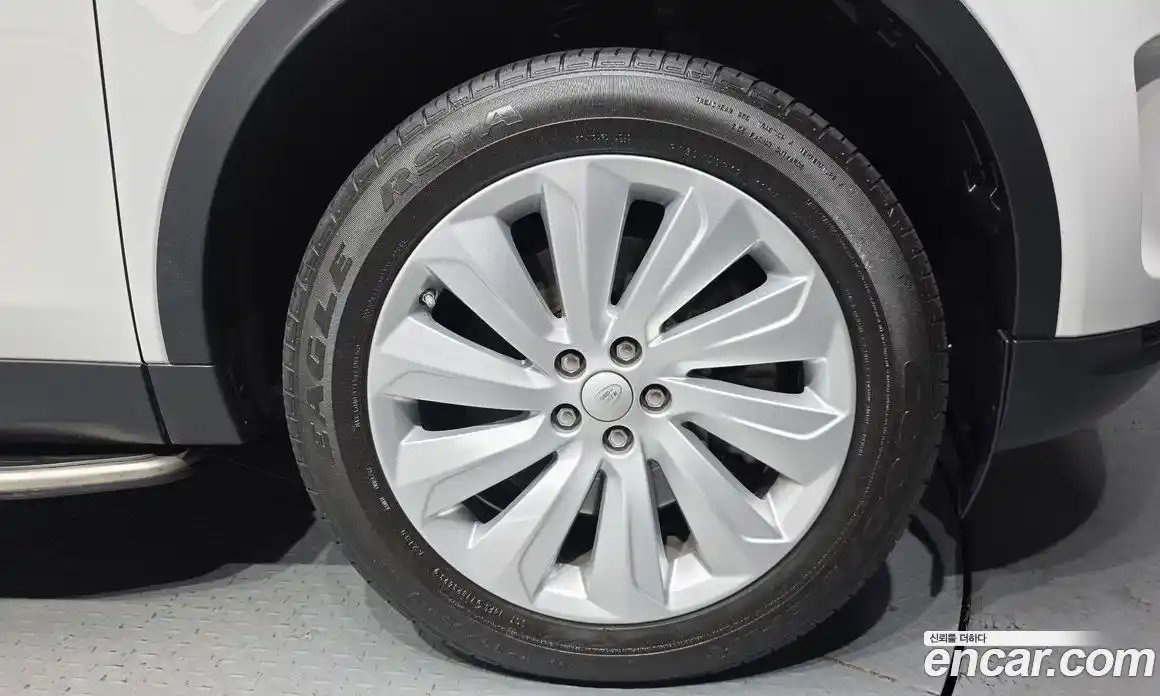 Land Rover Discovery Sport 2020 2.0 Автомат в Москве № 213422, фото 1