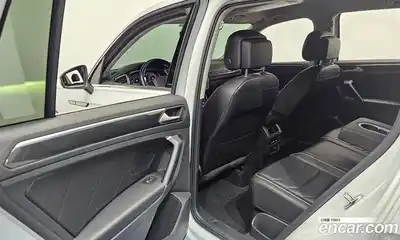Volkswagen Tiguan 2021 2.0 Автомат в Москве № 215129, миниатюра 11