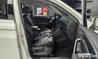 Volkswagen Tiguan 2021 2.0 Автомат в Москве № 215129, миниатюра 12