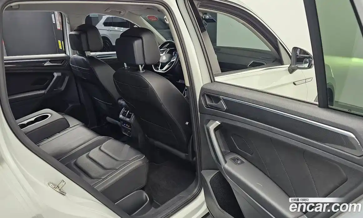 Volkswagen Tiguan 2021 2.0 Автомат в Москве № 215129, фото 13