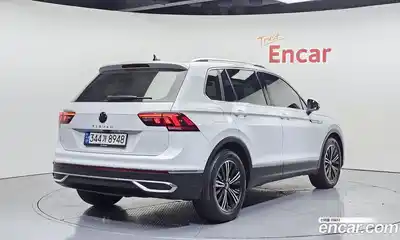 Volkswagen Tiguan 2021 2.0 Автомат в Москве № 215129, миниатюра 2