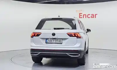 Volkswagen Tiguan 2021 2.0 Автомат в Москве № 215129, миниатюра 4
