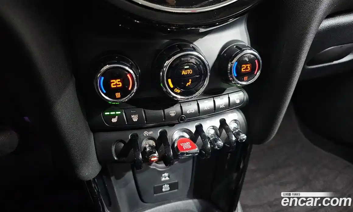 Mini Cooper 2023 1.5 Автомат в Москве № 222352, фото 17