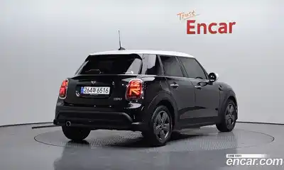 Mini Cooper 2023 1.5 Автомат в Москве № 222352, миниатюра 2