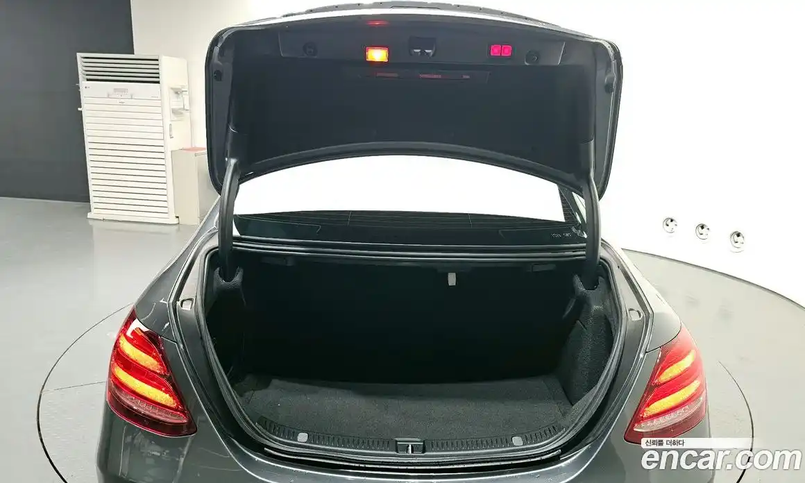 Mercedes-Benz E-Class 2019 2.0 Автомат в Москве № 224647, фото 11