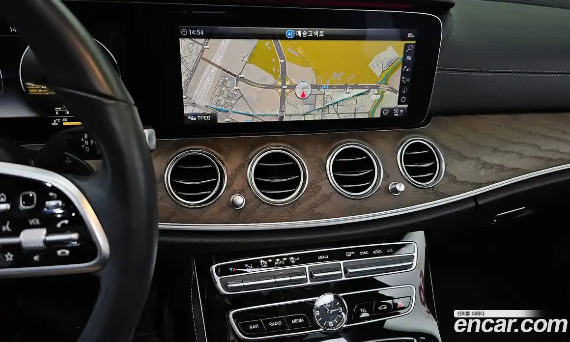 Mercedes-Benz E-Class 2019 2.0 Автомат в Москве № 224647, фото 19