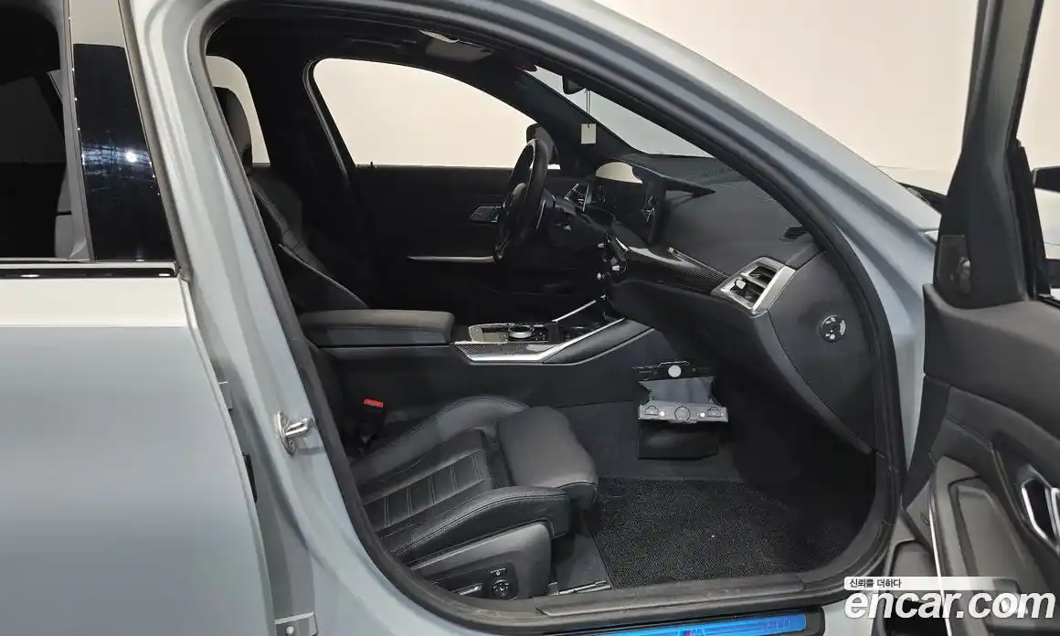 BMW 3-Series 2025 3.0 Автомат в Москве № 227890, фото 3