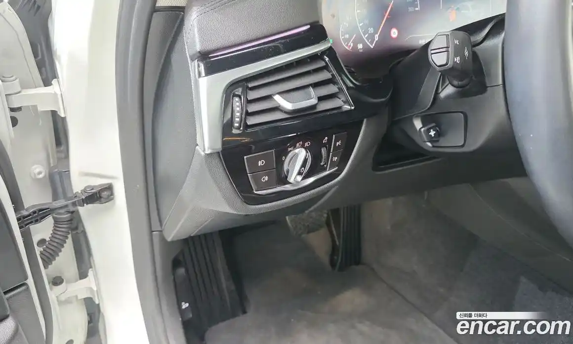 BMW 5-Series 2019 2.0 Автомат в Москве № 228602, фото 4