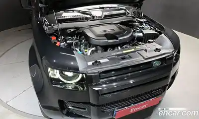 Land Rover Defender, 2023