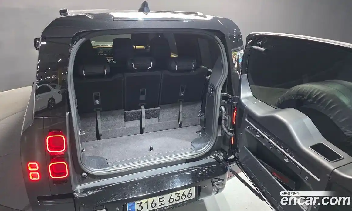 Land Rover Defender 2023 3.0 Автомат в Москве № 231211, фото 17