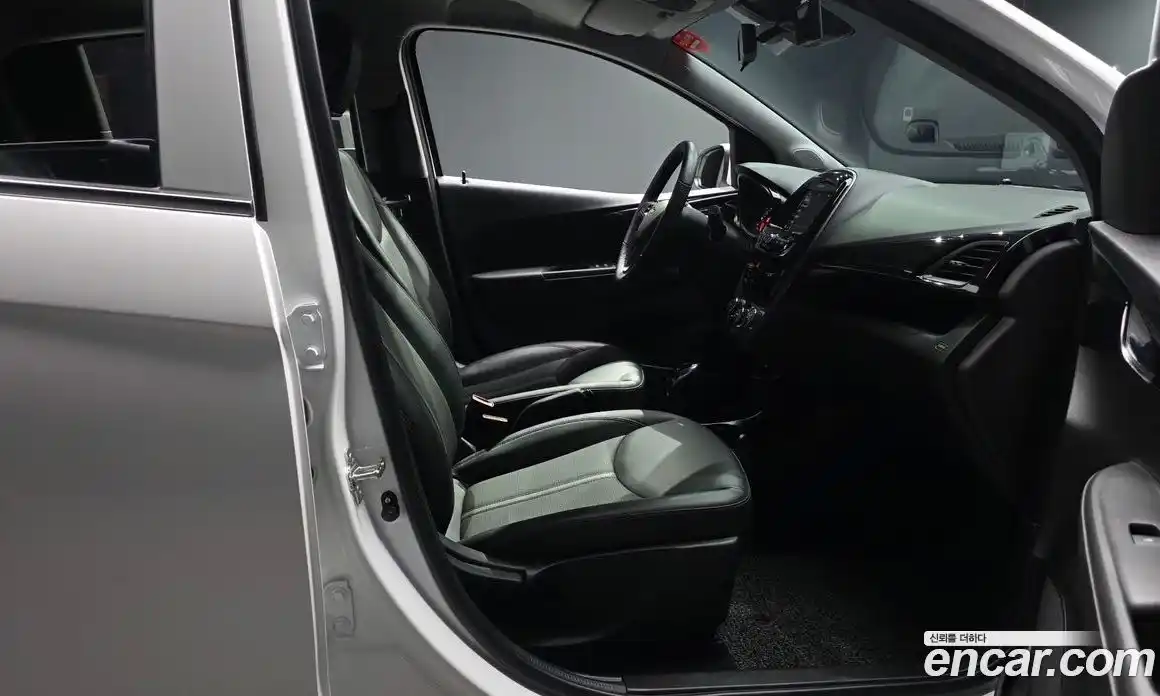 Chevrolet Spark 2022 1.0 Автомат в Москве № 237466, фото 13