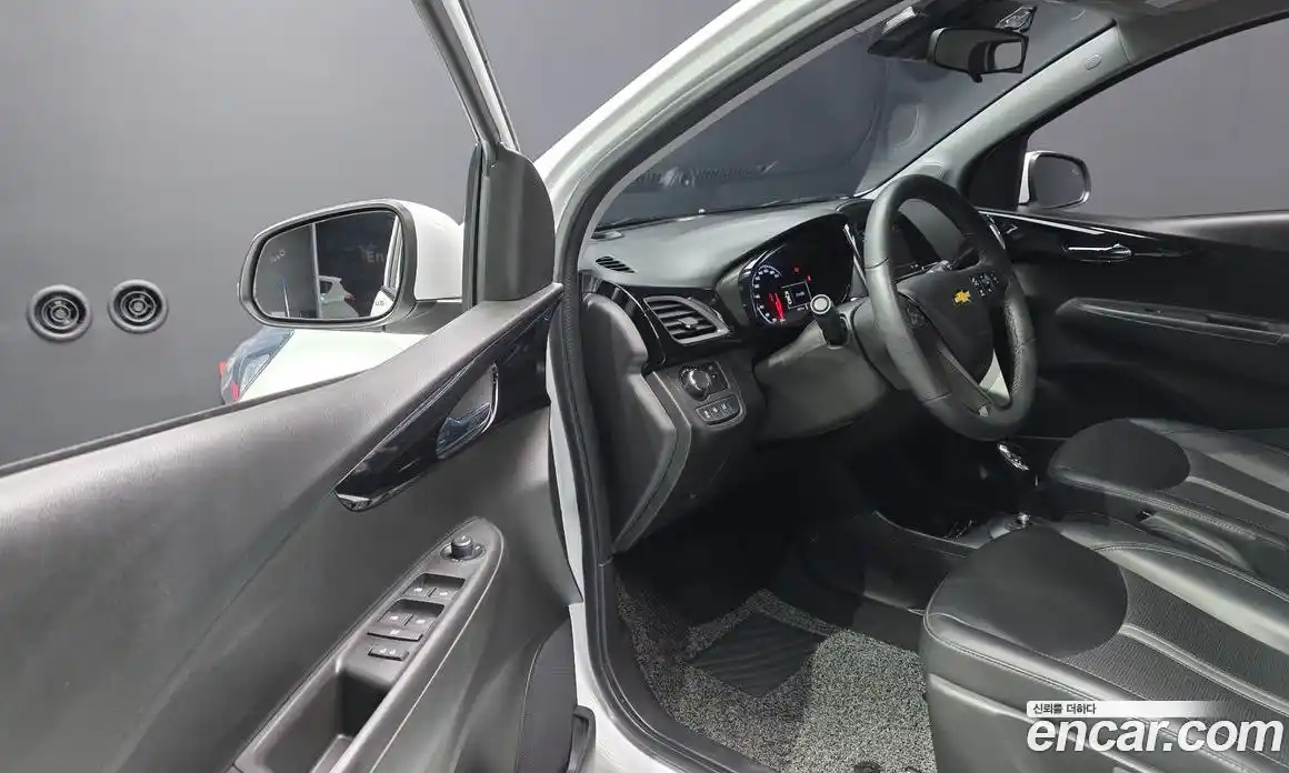 Chevrolet Spark 2022 1.0 Автомат в Москве № 237466, фото 18