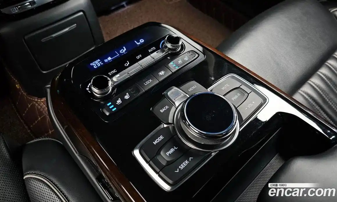 Genesis EQ900 2016 3.8 Автомат в Москве № 24470, фото 19