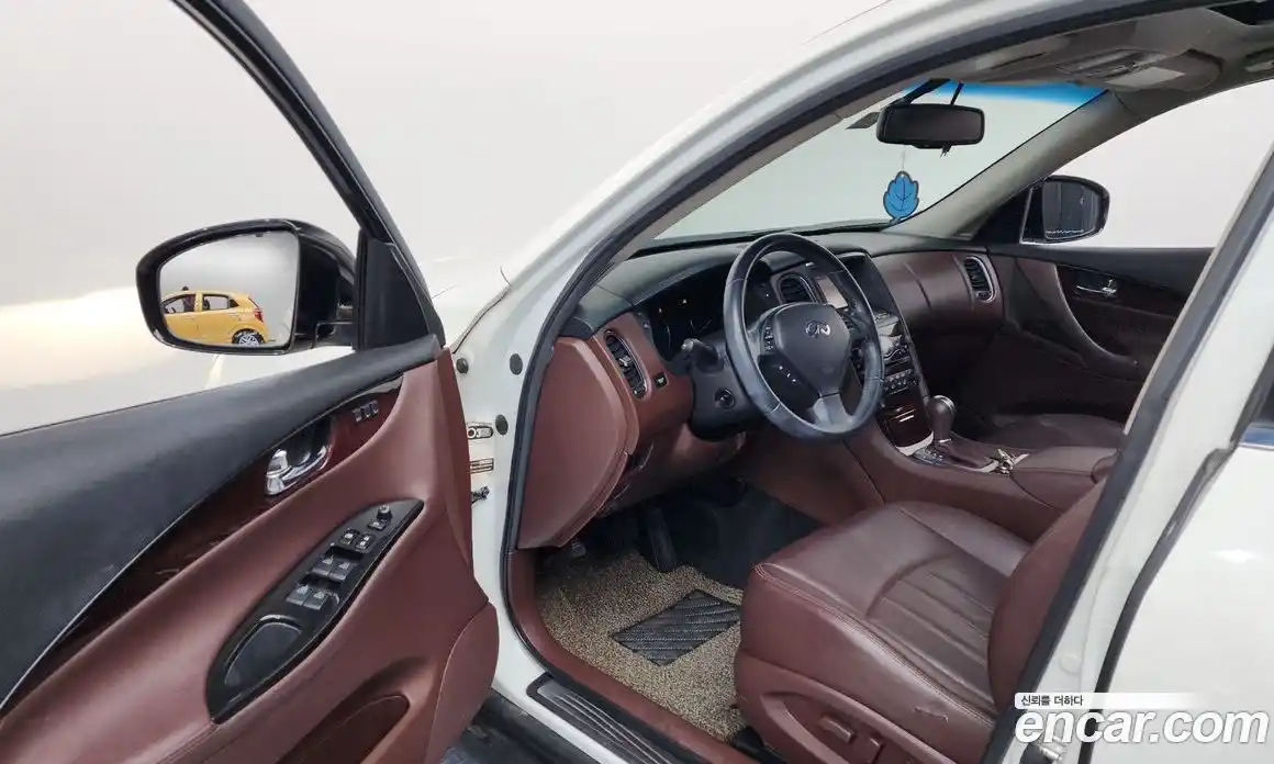 Infiniti QX50 2015 3.7 Автомат в Москве № 256145, фото 15