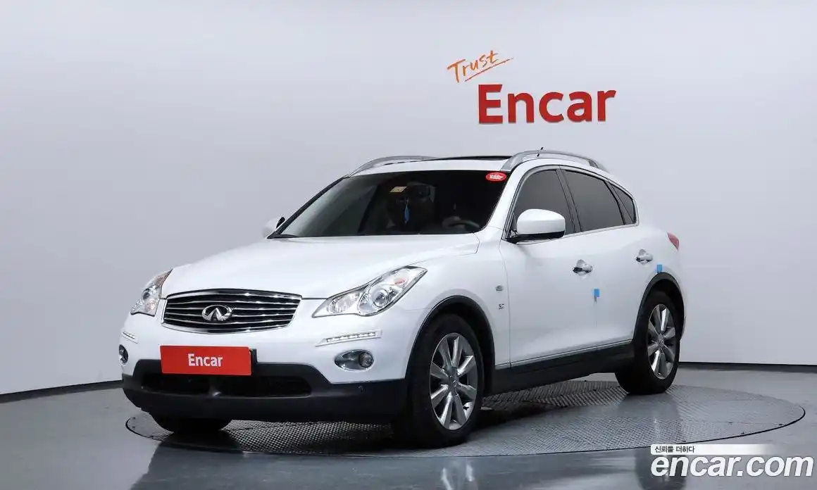 Infiniti QX50 2015 3.7 Автомат в Москве № 256145, фото 4