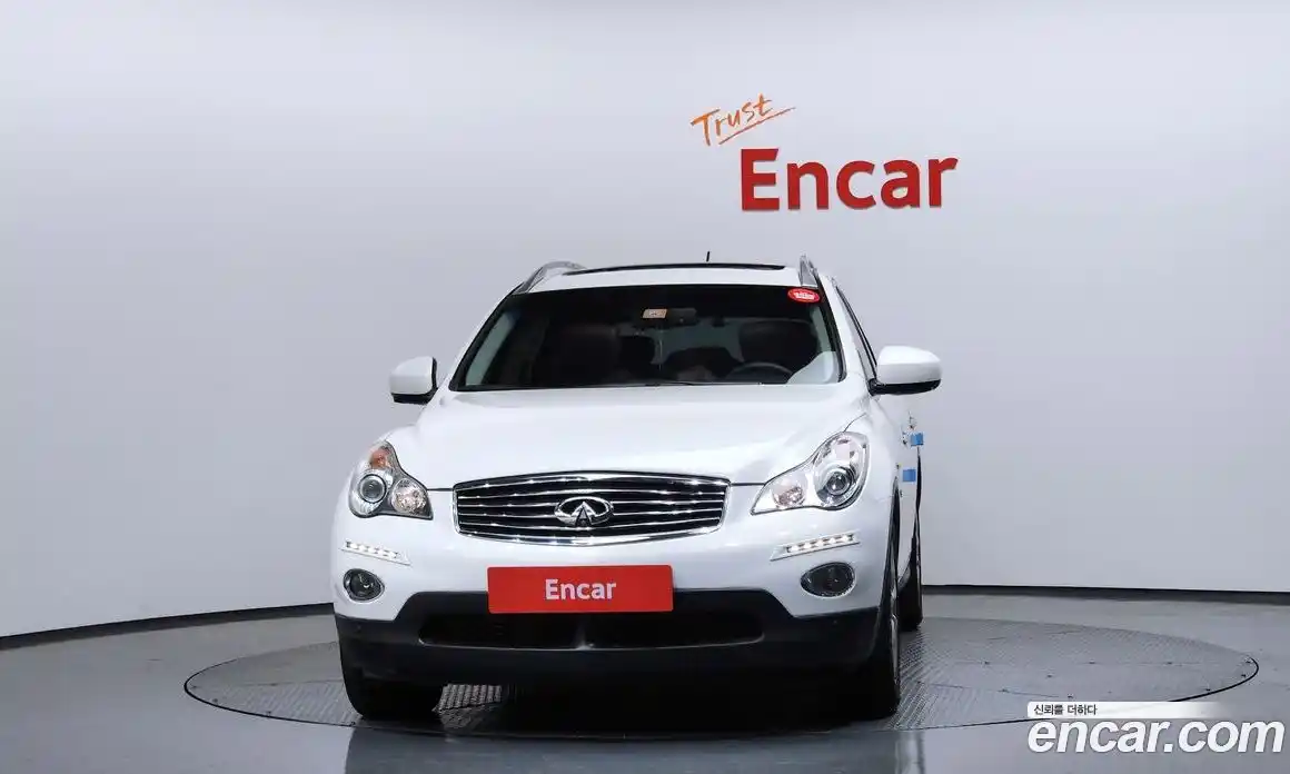 Infiniti QX50 2015 3.7 Автомат в Москве № 256145, фото 5