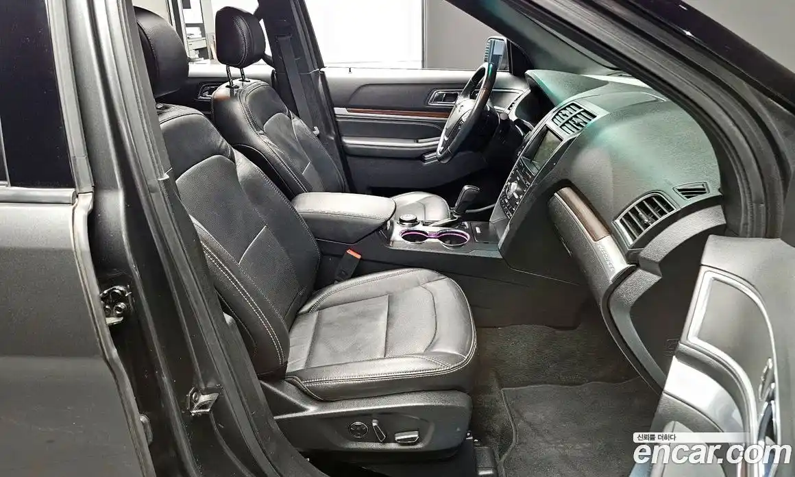 Ford Explorer 2016 2.3 Автомат в Москве № 273397, фото 6