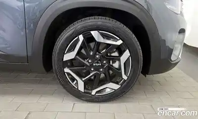 Kia Seltos 2023 1.6 Автомат в Москве № 286988, миниатюра 9