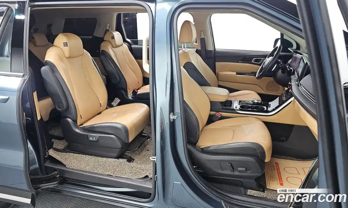 Kia Canival 2023 3.5 Автомат в Москве № 321603, фото 10