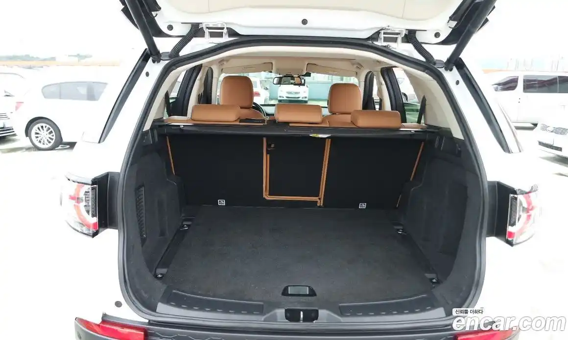 Land Rover Discovery Sport 2018 2.0 Автомат в Москве № 333909, фото 18