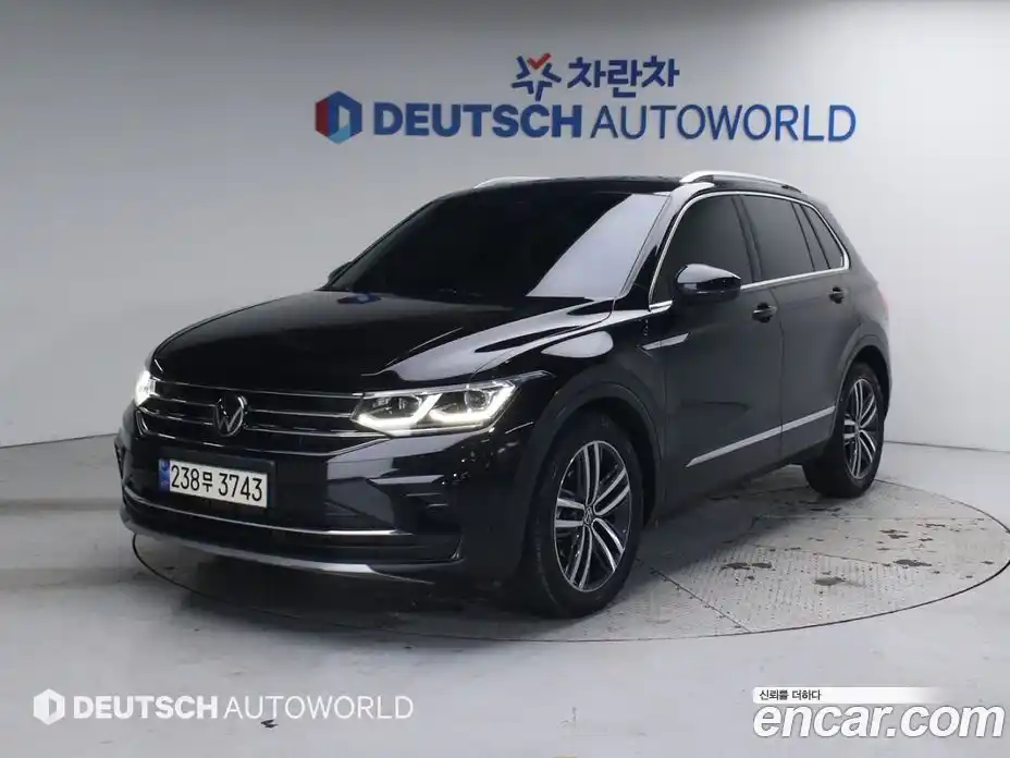 Volkswagen Tiguan 2023 2.0 Автомат в Москве № 334506, фото 1