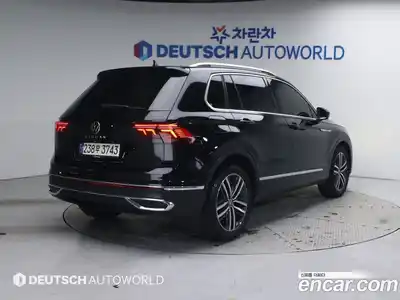 Volkswagen Tiguan 2023 2.0 Автомат в Москве № 334506, миниатюра 2