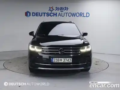 Volkswagen Tiguan 2023 2.0 Автомат в Москве № 334506, миниатюра 3