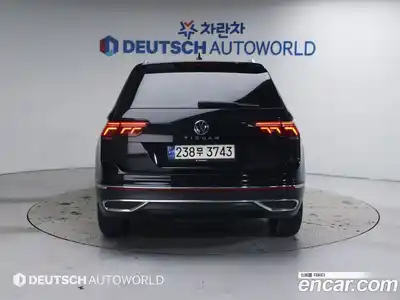 Volkswagen Tiguan 2023 2.0 Автомат в Москве № 334506, миниатюра 4