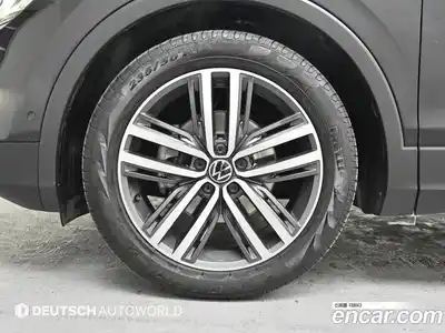 Volkswagen Tiguan 2023 2.0 Автомат в Москве № 334506, миниатюра 5