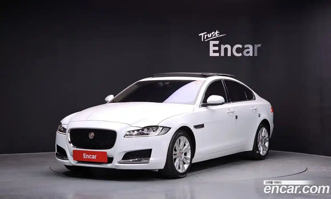 Jaguar XF 2017 2.0 Автомат в Москве № 335834, фото 1