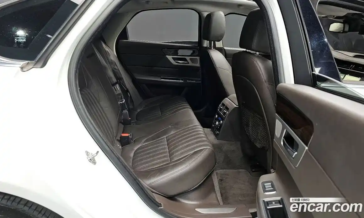 Jaguar XF 2017 2.0 Автомат в Москве № 335834, фото 12