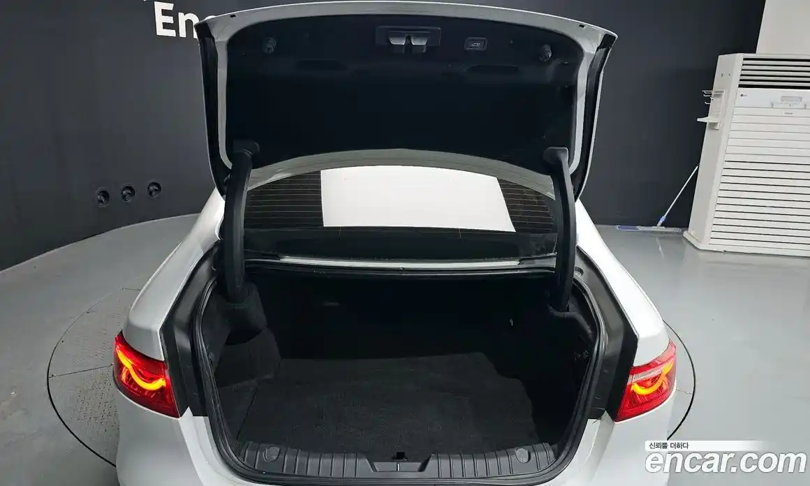 Jaguar XF 2017 2.0 Автомат в Москве № 335834, фото 20