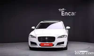 Jaguar XF 2017 2.0 Автомат в Москве № 335834, миниатюра 3